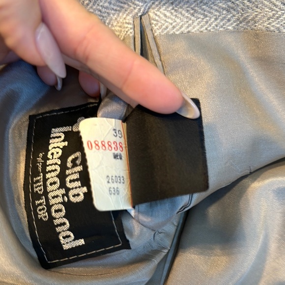 Vintage Gray Blazer with Brown Suede Elbow Patches - Picture 3 of 9